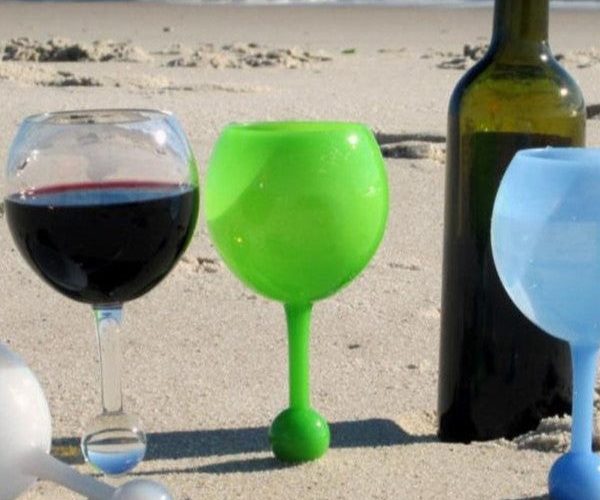 floating_wine_glasses_4x5_18a0a6c0-4c27-416e-855a-8d551ad218c3